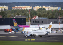 Dwa Boeingi 737 linii Skyline lądowały w Radomiu. Ze względu na wyczerpanie się limitu środowiskoweg