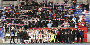 Zespół i kibice Broni po historycznym meczu z ŁKS Łomża