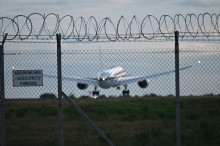 Pierwsze lądowanie Boeinga 787 Dreamliner w Radomiu
