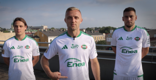 Radomiak zaprezentował wyjazdowy komplet strojów