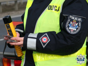 Pijany przewoził dwoje małych dzieci. Trafiły do szpitala