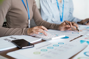 Jak wygląda praca w księgowości? Sprawdź, czy to zawód dla Ciebie!