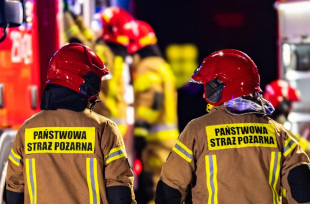 Pożar mieszkania w Warce. Nie żyje 37-letni mężczyzna