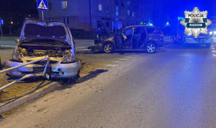 Zderzenie Forda i Hondy na Plantach. Jedna osoba w szpitalu