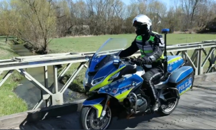 Policyjny motocyklista, prawdziwy zuch