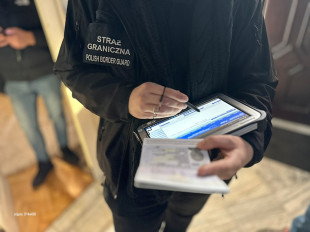 Strażnicy graniczni z Radomia zatrzymali dwóch cudzoziemców zaraz po ich wyjściu z więzienia