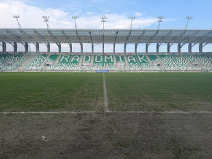 Cztery firmy chętne do wymiany murawy na stadionie przy ul. Struga 63. Wpłynęły oferty