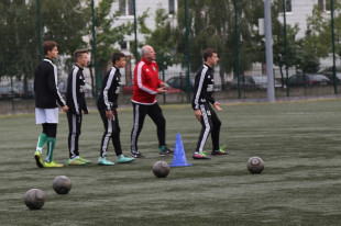 Trening rocznika 2001 Akademii Radomiaka z ówczesnym szkoleniowcem pierwszego zespołu Zielonych - Ve