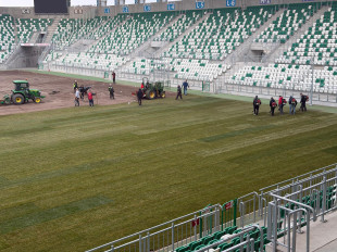 Trwają intensywne prace przy wymianie murawy stadionu przy ul. Struga 63 [FOTO | WIDEO]