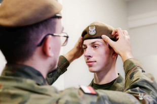W środę Dzień Dumy z Munduru. W pracy, na uczelni - żołnierze są wokół nas