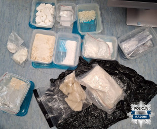 Pokaźna ilość mefedronu i amfetaminy znaleziona u Radomianina    