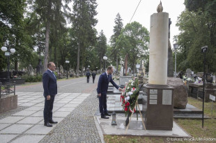 Prezydent Radomia i przewodniczący Rady Miejskiej oddali hołd ofiarom ludobójstwa