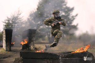 Ogień, stal i zielona taktyka. Radomscy terytorialsi na poligonie w Nowej Dębie [FOTO]