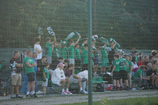 Kibice rezerw Radomiaka, na stadionie Akademii na Koniówce
