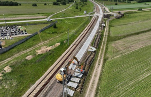Pociągi pojadą dużo szybciej. Półmetek remontu linii Radom - Tomaszów Maz.