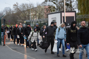 Blisko stu ochotników zgłosiło się do wojska w Radomiu [FOTO]