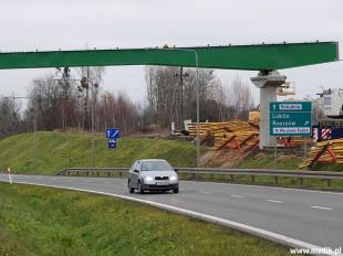 Widać już kładkę nad torami i obwodnicą na radomskim południu [FOTO]