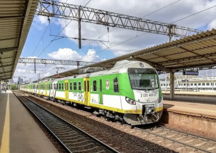 Coraz chętniej korzystamy z Kolei Mazowieckich – dziesiątki milionów pasażerów