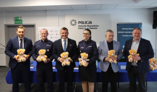 Trzy tysiące pluszowych misiów z numerem telefonu zaufania