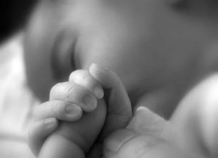 Bulwersująca śmierć niemowlęcia w Radomiu z powodu zapalenia płuc