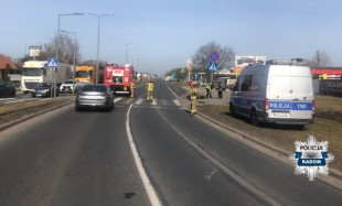 77-letni motocyklista wjechał w osobówkę
