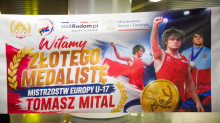 Powitanie Tomasza Mitala na warszawskim Okęciu