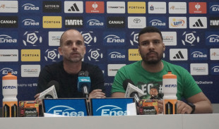 Trener Bruno Baltazar z lewej strony