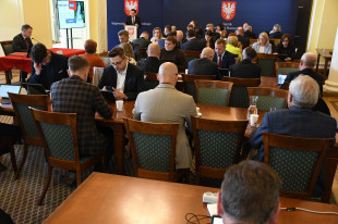 Zarząd województwa z wotum zaufania i absolutorium za 2025 rok. 38 mln na inwestycje sportowe