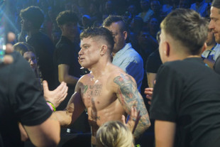 Patryk Kaczmarczyk obronił mistrzowski pas podczas gali XTB KSW 119 w Raodmiu