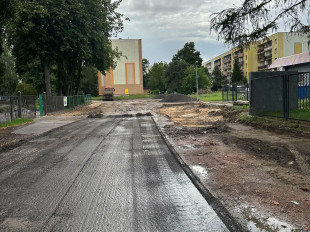 Ruszyła przebudowa ul. Sadkowskiej przy PSP nr 27 i Zespole Szkół Elektronicznych [FOTO]