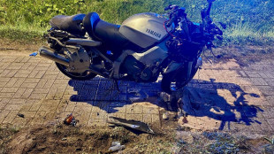 Groźne zderzenie BMW z motocyklem pod Radomiem. Motocyklista w szpitalu [FOTO]