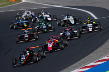 Aleksander Ruta punktuje w Formule 4 we Włoszech