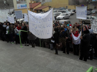 Nie chcą reorganizacji oświaty - dziś kolejne protesty. Speckomisja rozpoczęła konsultacje