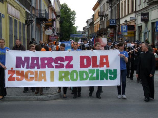 Setki ludzi przeszły w Marszu dla Życia i Rodziny (zdjęcia)