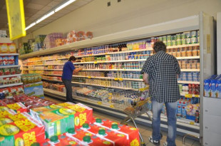 Handel w niedziele: Zakazać? Zredukować godziny? Czy dać wolny wybór? 