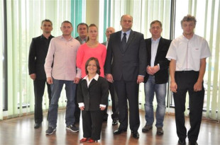 List gratulacyjny i kwiaty, czyli podziękowania dla paraolimpijczyków (zdjęcia)