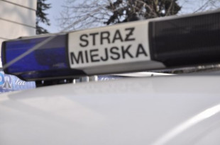 Poszedł coś zjeść, a oberwał metalowym prętem