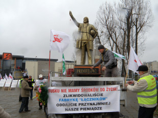 Figura Złotego Donka w Radomiu. Solidarność protestuje [ZDJĘCIA]