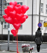 Dziś Walentynki - święto komercji czy dzień wyrażania pozytywnych uczuć? 