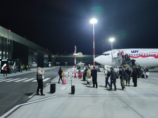 Lotnisko w Radomiu: 1,7 tys. pasażerów w ciągu pierwszego tygodnia