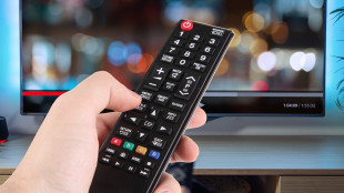 Uciekamy od reklam w TV do swoich smartfonów [BADANIE]