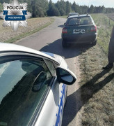 Pił w lesie, żeby żona nie widziała. Policjanci zmierzyli mu 3 promile
