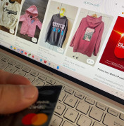 Radomianka miała zarobić przez internet 70 zł, straciła sto razy więcej
