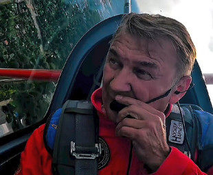 Robert Kowalik z kokpitu  Extry 300L zaprasza na Air Show [WIDEO]