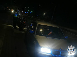 Samochody jak dyskoteka. Tak radomscy policjanci zwalczają driftowanie na ulicach [WIDEO]