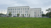 Park na Oboizsku - widok na budynek sądu