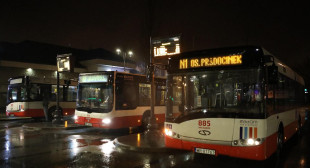 Autobusy nocne pod radomskim dworcem PKP 