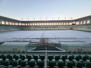 Stadion Radomiaka na razie jeszcze w zimowej scenerii 