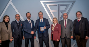 Ocena gotowości obronnej. Posłowie Parlamentu Europejskiego w Fabryce Broni 