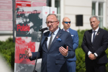 Na placu Corazziego w Radomiu uroczyście otwarto wystawę plenerową „Polski protest 1976”,